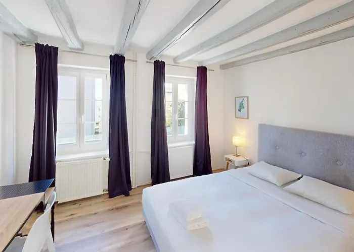 Apartament Bright & Modern 1-bed Apt- Next To Public Transport Rn18-2 *