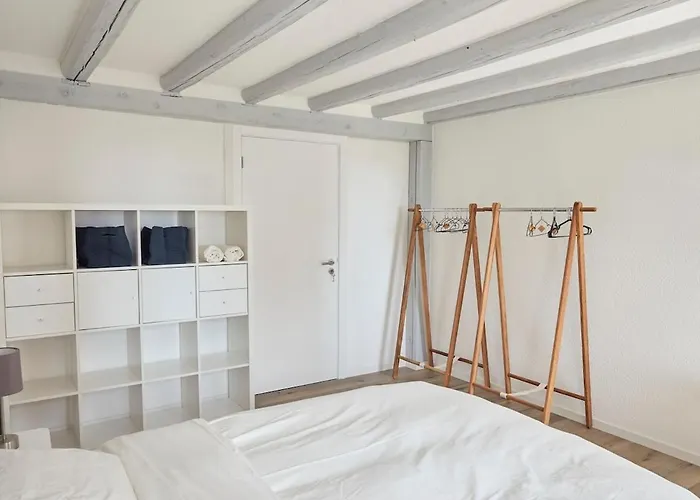 Apartament Bright & Modern 1-bed Apt- Next To Public Transport Rn18-2 *